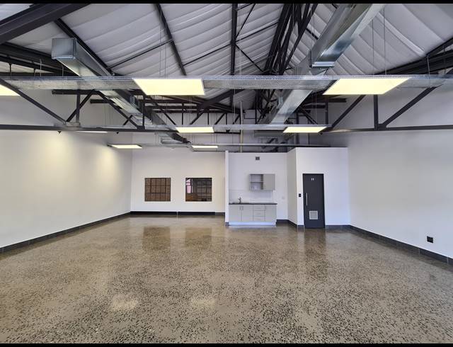 1,756M² WAREHOUSE TO LET IN RIVERSANDS